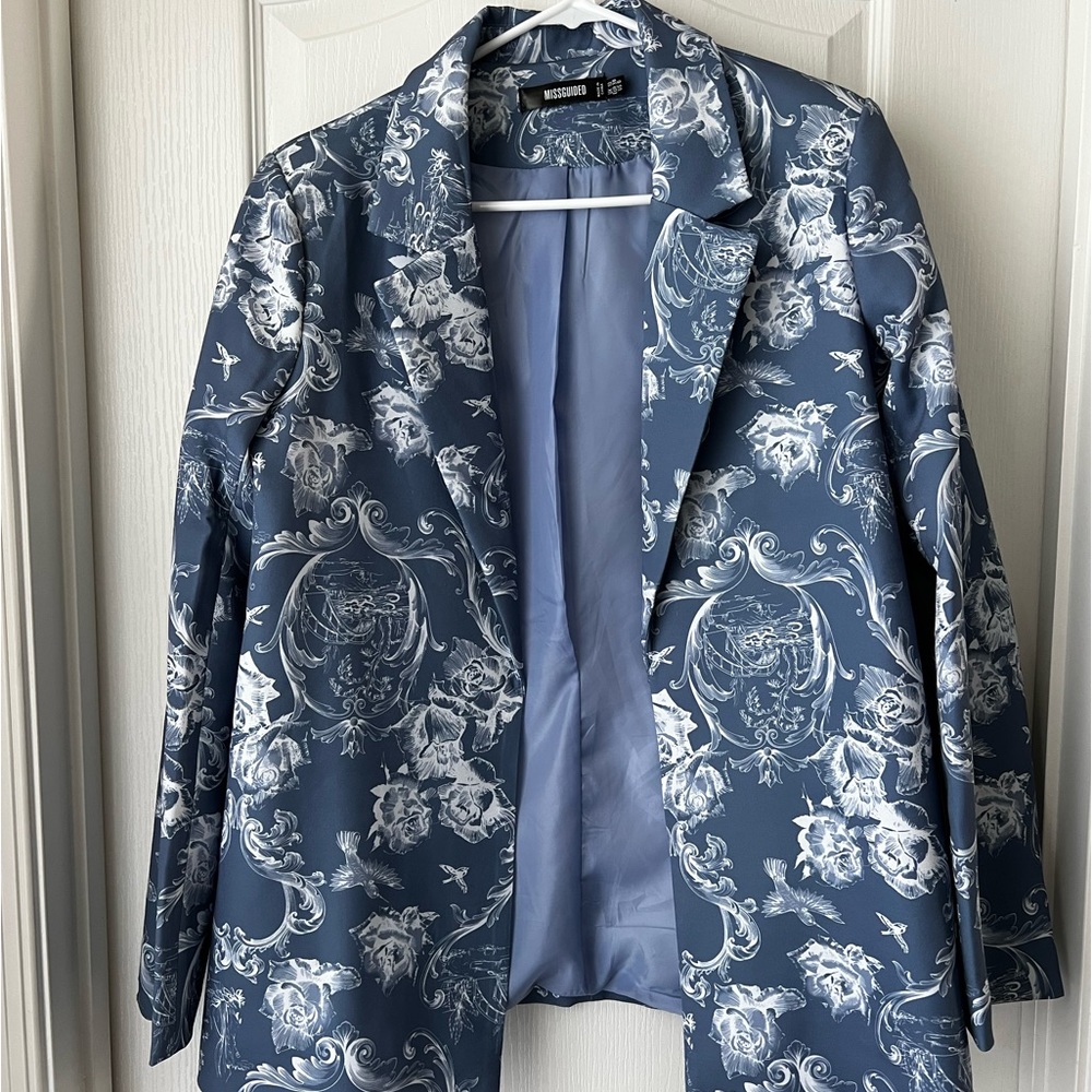 Missguided Print Blue & White blazer